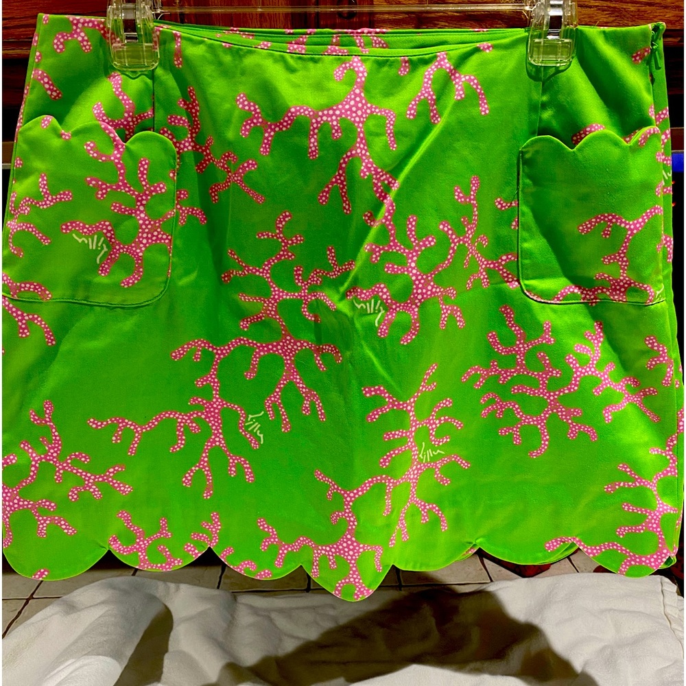 Lilly Pulitzer skort. Green and pink. Excellent condition!  Too small now.